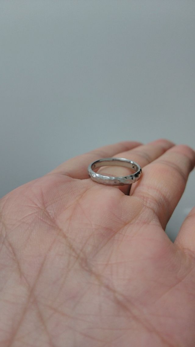 内側が丸くなって指あたりが柔らかくて痛くないです