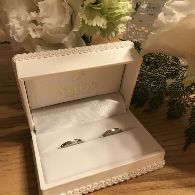 2人でデザインを決めた結婚指輪です