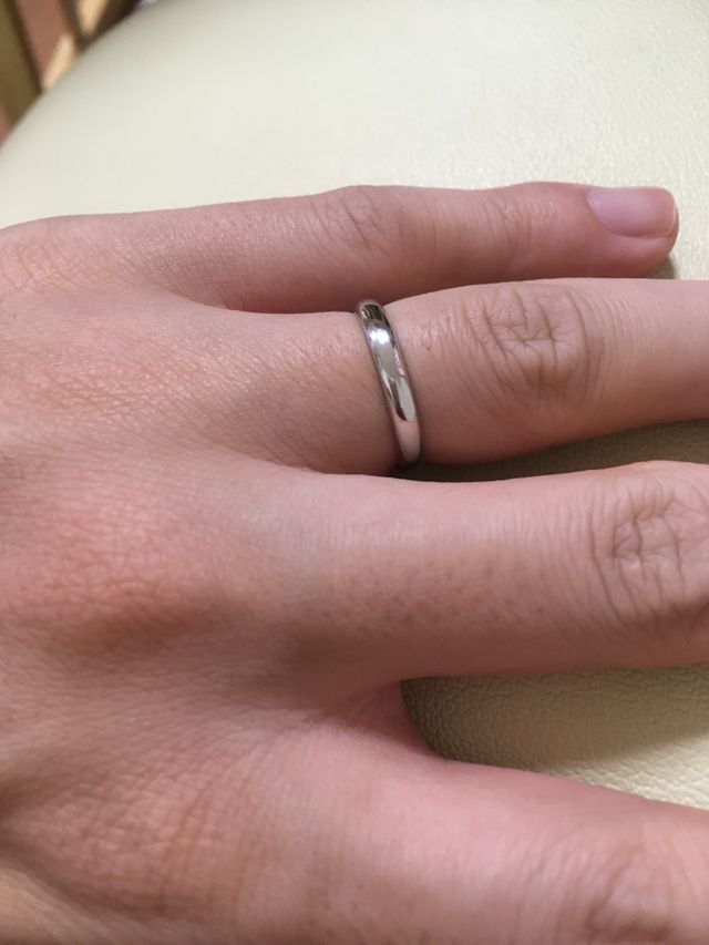 毎日つける結構指輪なのでシンプルなものにしました