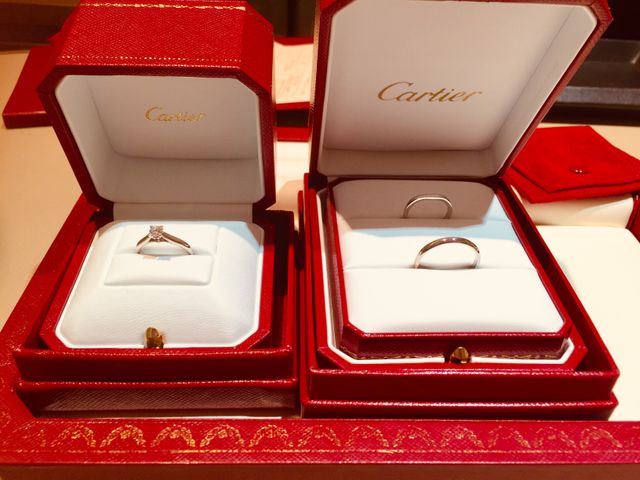 左が婚約指輪
右が結婚指輪