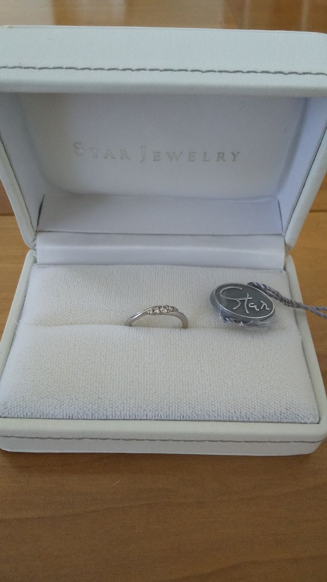 ボックスと指輪と一緒に入っていた飾り