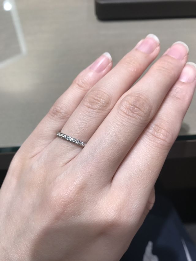 アリアドネ。フリルのようなデザイン。