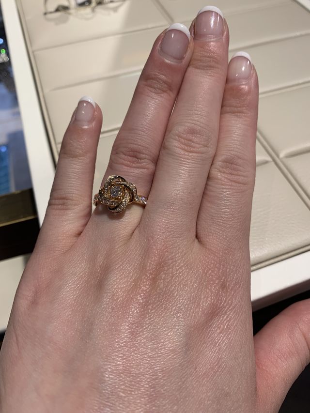 店頭にて試着した際のお写真。