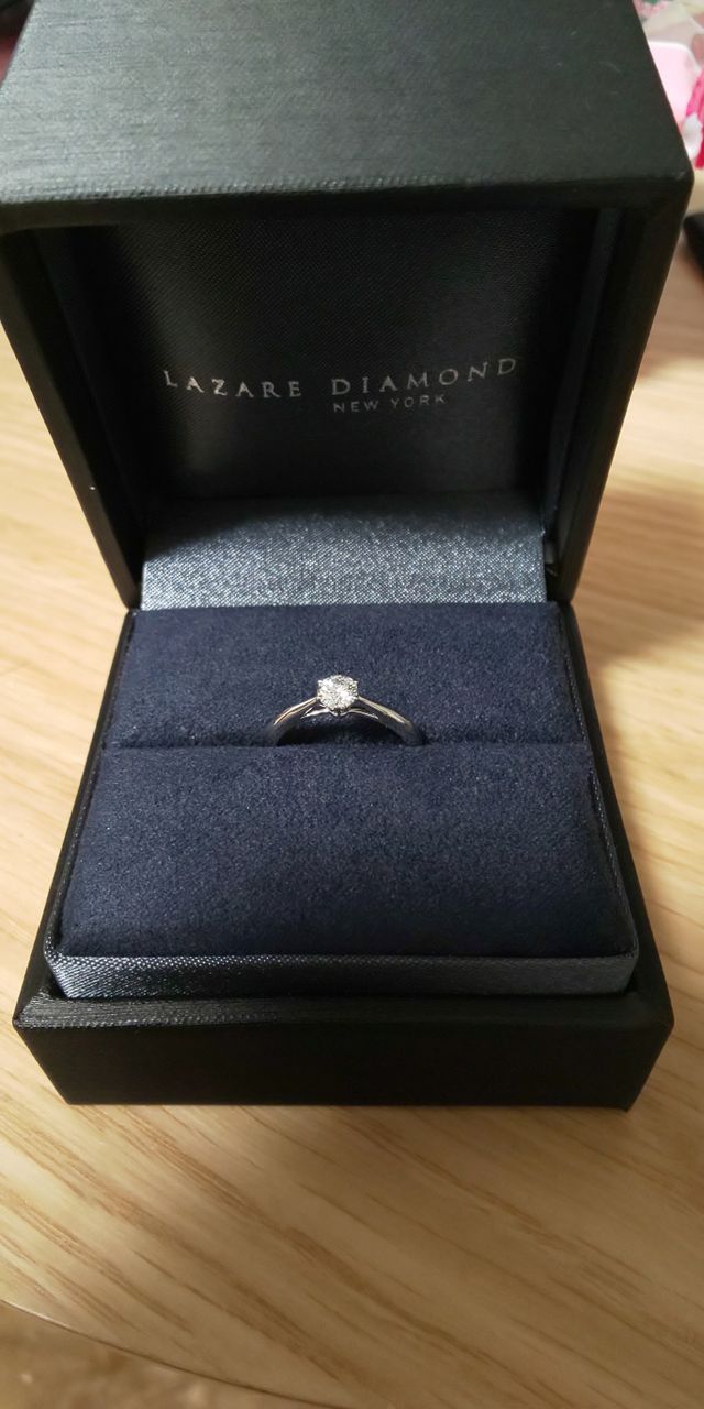 ラザールダイヤモンド婚約指輪