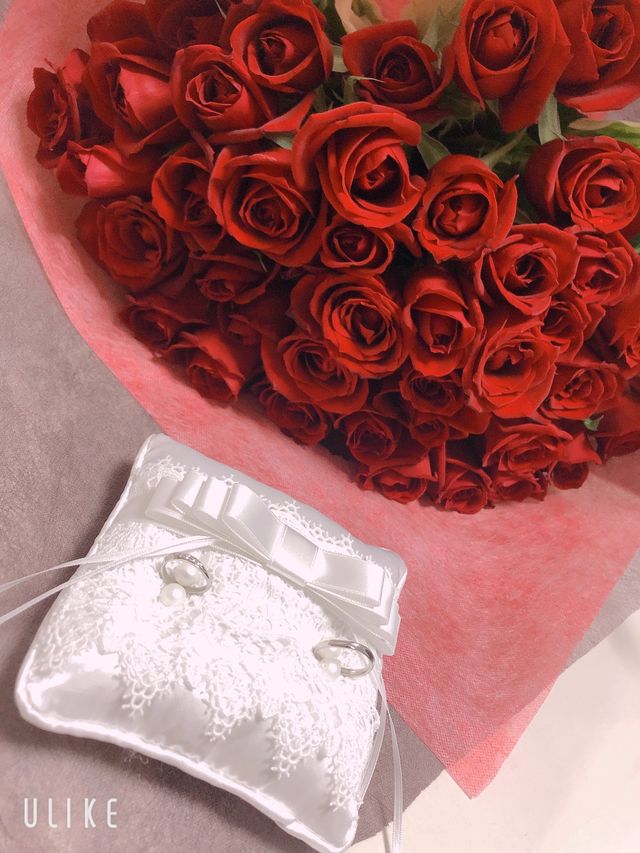 サプライズのバラと一緒に。