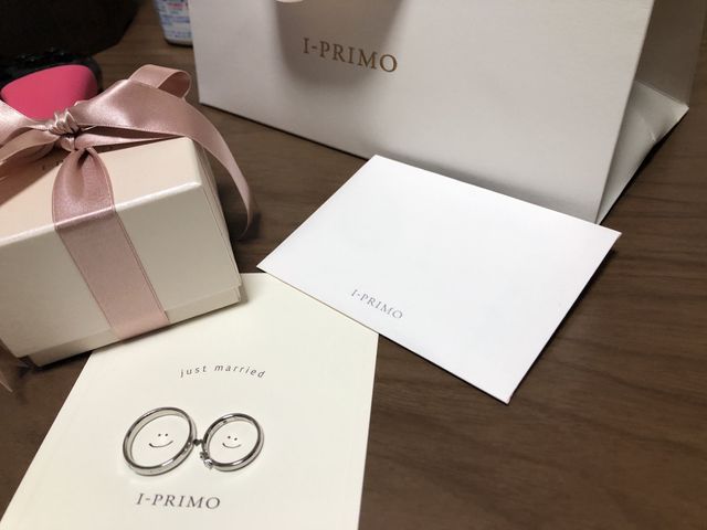 店舗から頂いたボックスと指輪です。