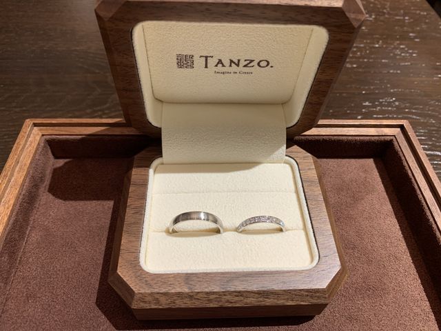 フルオーダーメイドの結婚指輪です。