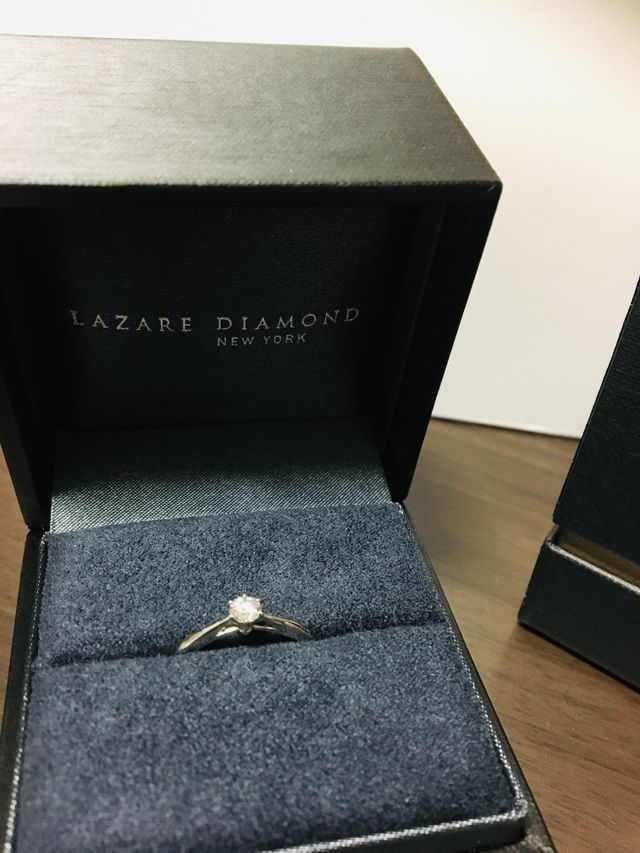 輝きがつよくて、写真で撮ると反射して上手く撮れなくて残念