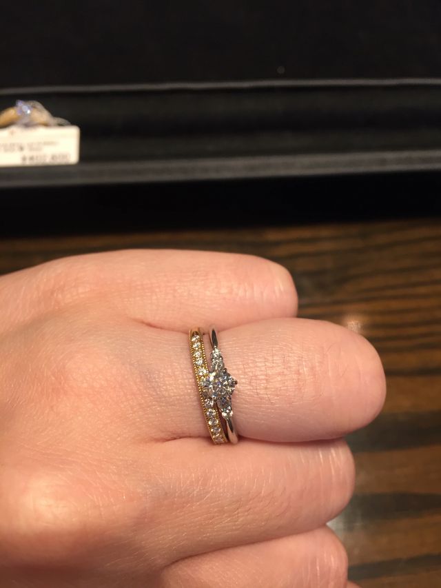 こちらの二つを合わせたものをデザインしてもらいました