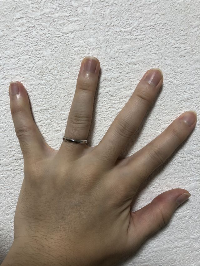 ストレートでデザインの無いシンプルなリングです