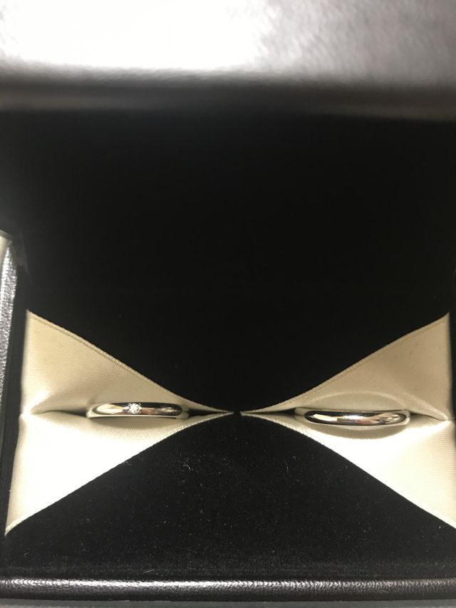 エクセルコダイアモンドのペアの結婚指輪です。