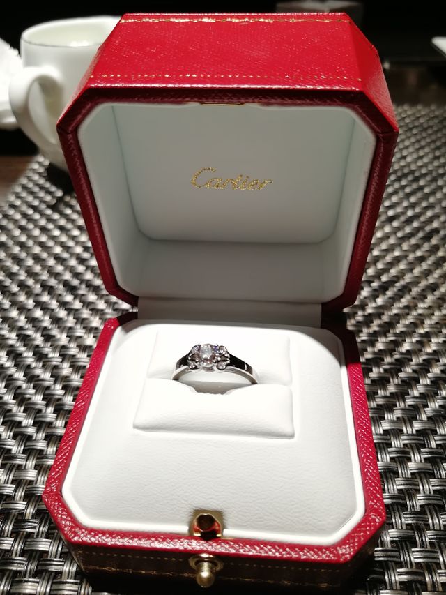 実際に着けた時の輝きがとても綺麗です。