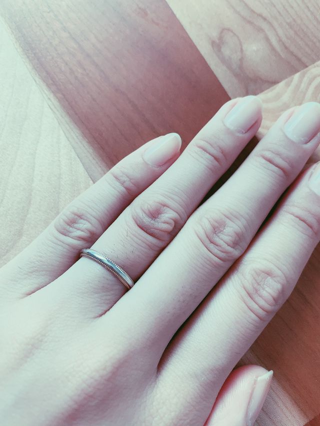 シンプルですが端のデザインが可愛いです。