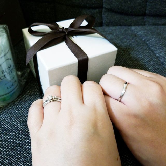 結婚指輪と婚約指輪のセットで購入しました。