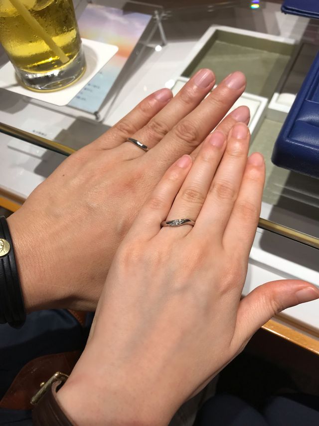 ダイヤ一石の大きさが大きく存在感があり気に入りました。