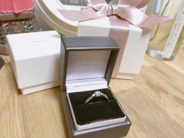 プレゼントボックスみたいで指輪と一緒に部屋に飾れて素敵。