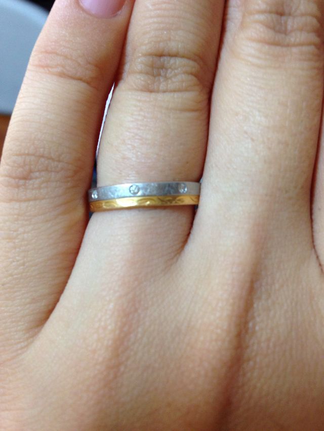 ゴールドとシルバーの２色使いが気に入りした。