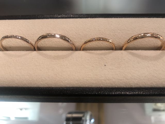 左がロゼチナ、右がPGです。