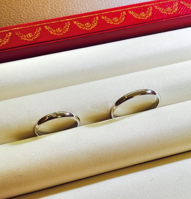 石一つのシンプルで上品なデザインです。