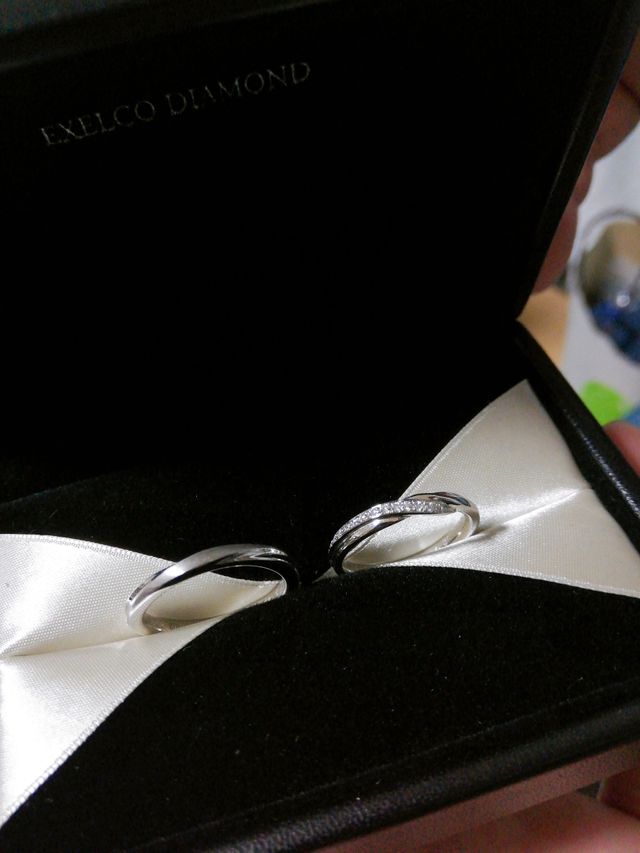 Lien infini(左)
Belle fabiola(右