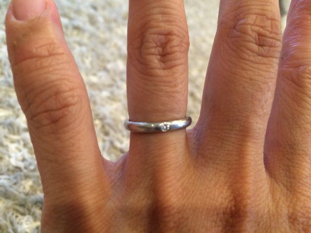 0.25ct.の小さなダイヤが付いています