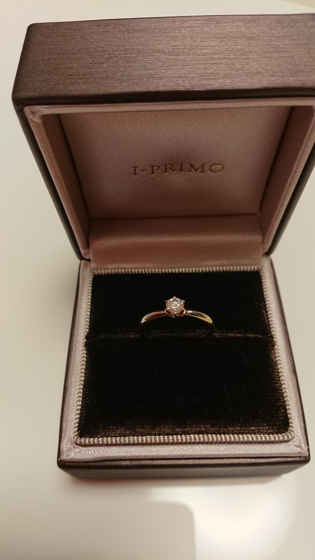 シンプルは1石タイプの6本爪