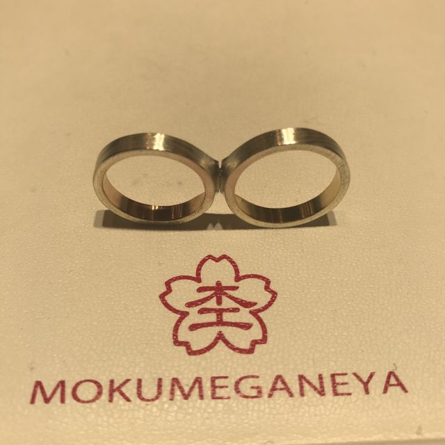 １つの指輪から２つの指輪に分かち合うことが出来ます。