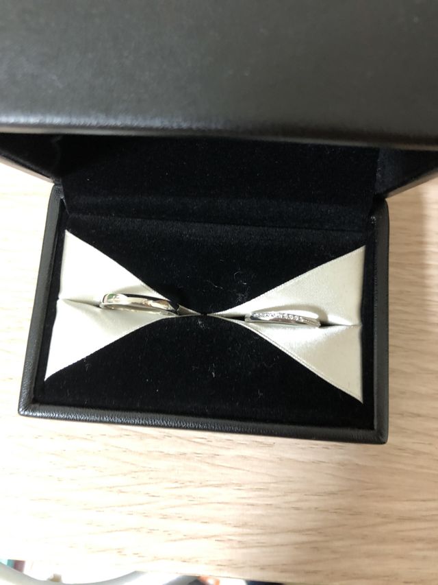 ペアではなくお互い気に入ったものを購入しました。