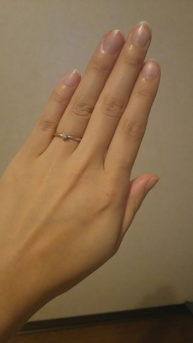 肌馴染みのいいピンクゴールドです