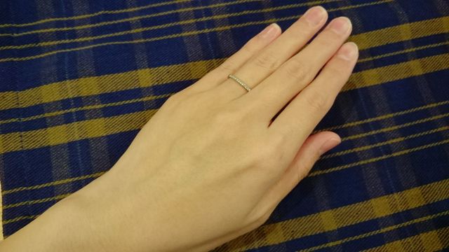 ハーフエタニティリングです。