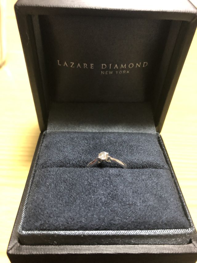 婚約指輪です。