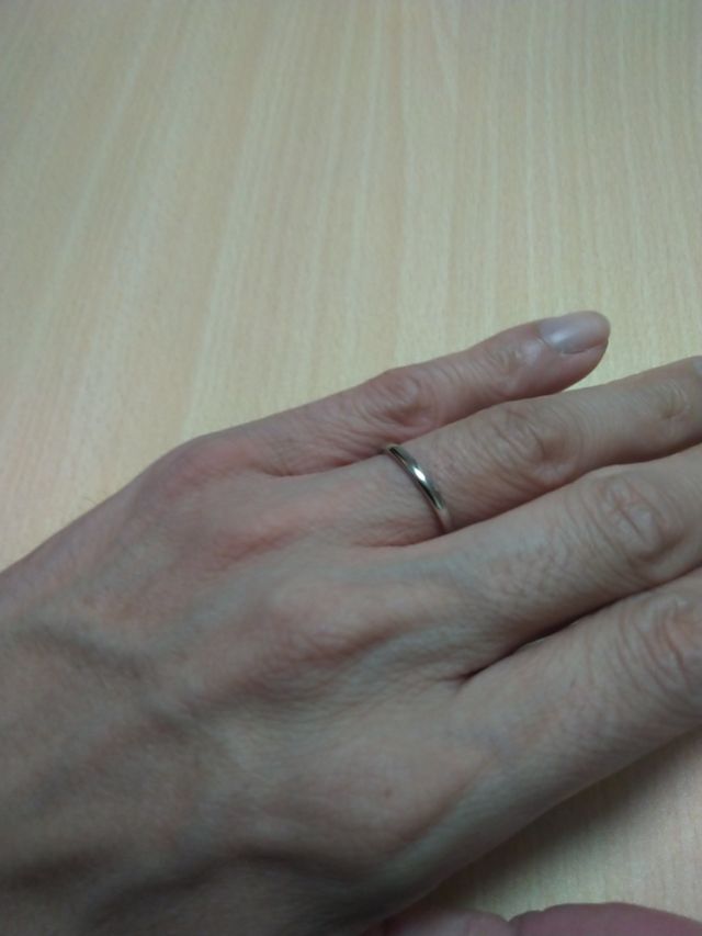 初めて指輪をはめました。心地よい感じで良かった!