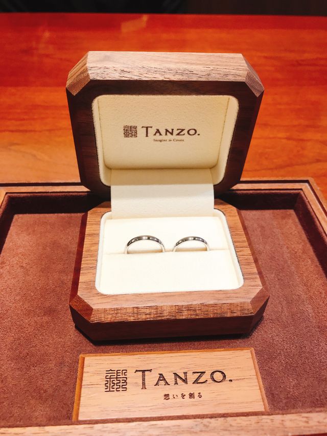 シンプルですが職人が一から手作りした特別な指輪です