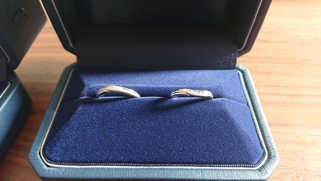 結婚指輪です。アイグレイです。