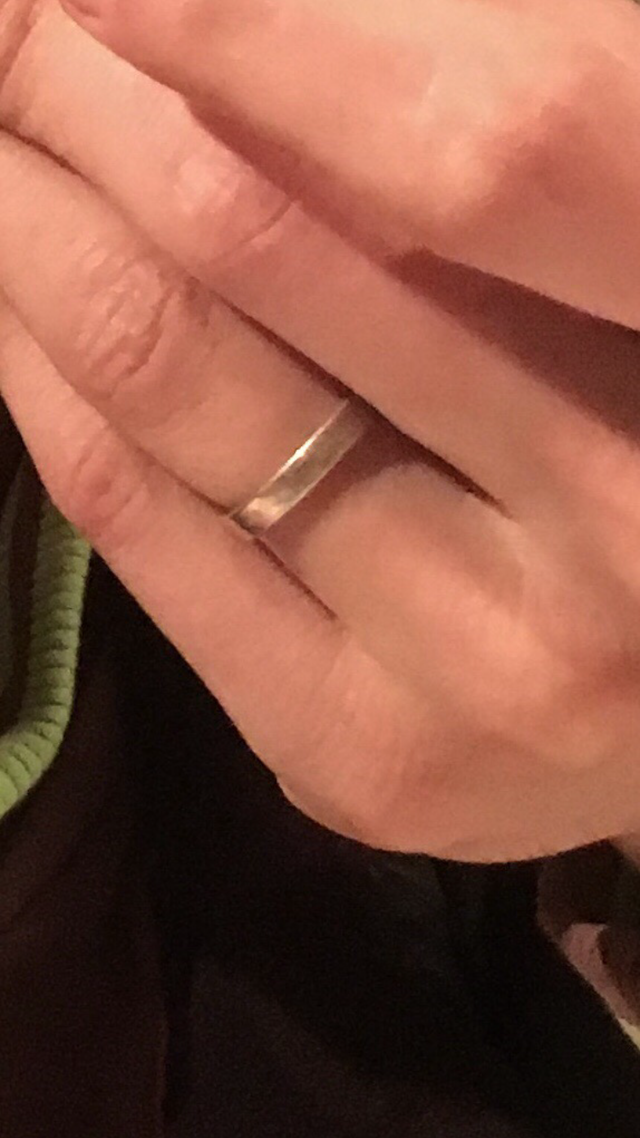 複数色のシルバーが練られてオリジナルの指輪ができました。