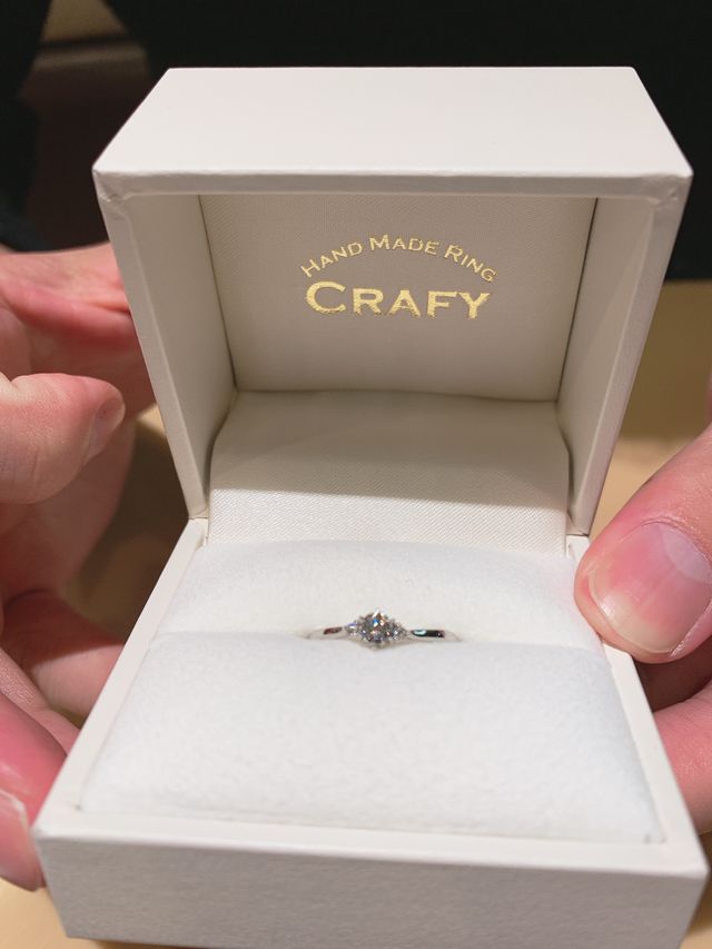 高級感のあるボックスで、ダイヤの輝きも映えてます