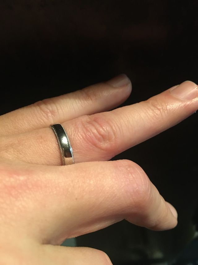 シンプルでゴツい
綺麗な指輪です