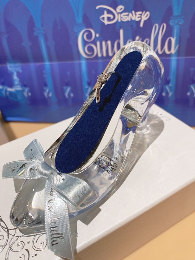 ガラスの靴のリングピロー可愛い