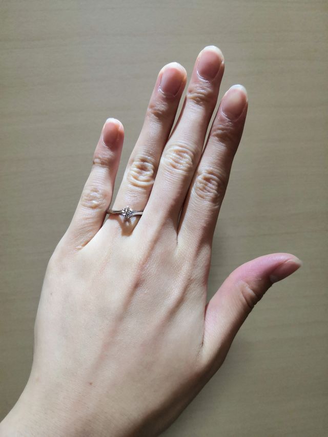 ダイヤの輝きがすばらしいです。