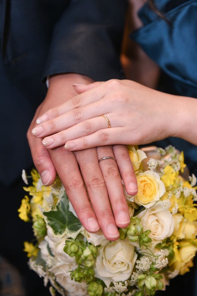 旦那様はブラックパール、私はホワイトパールの指輪です。