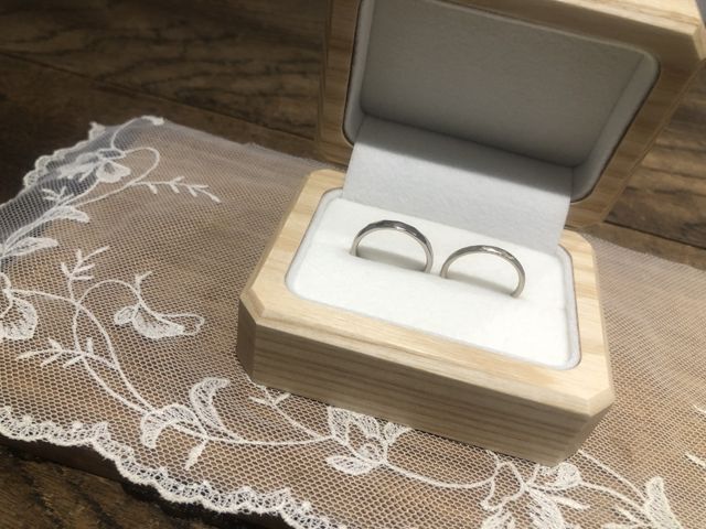 悩んだ結果
木の箱にしました。