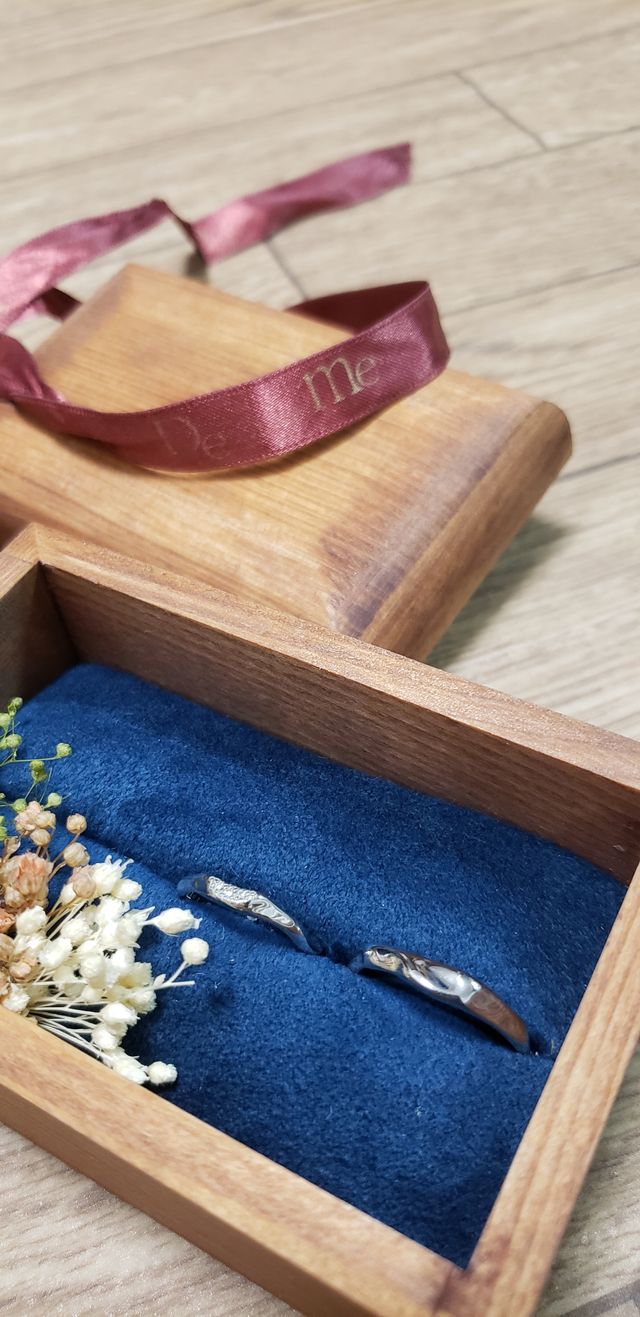 木箱にドライフラワー　シンプルにかわいい