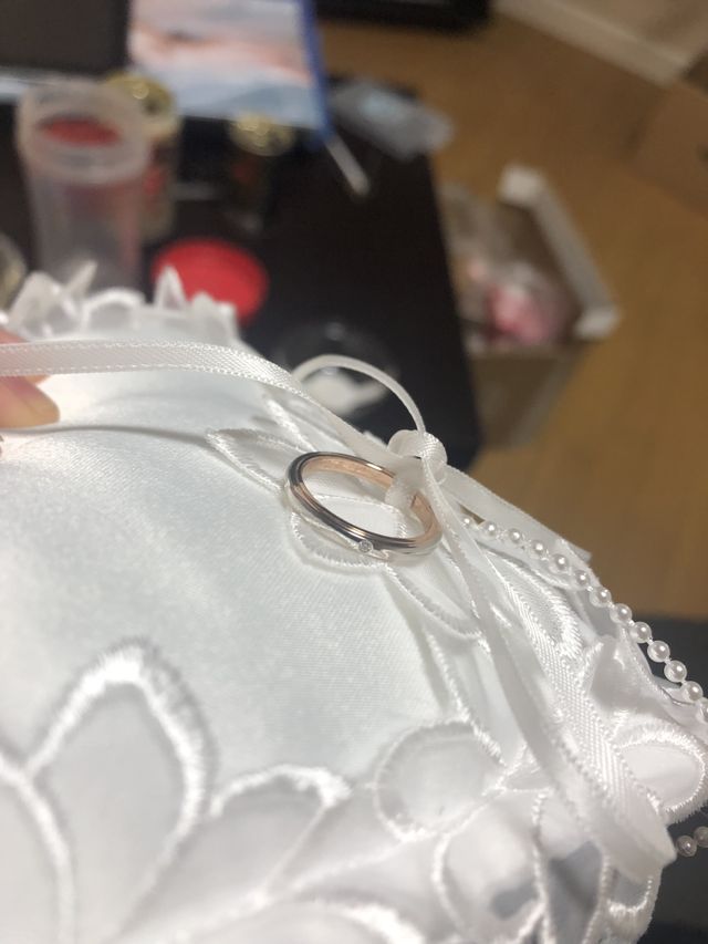 外側がシルバー、内側がピンクゴールドで他と違いが出ます。