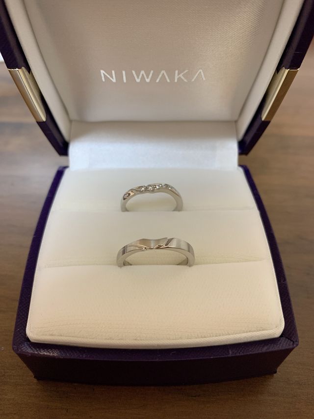 ズッシリと存在感のある唐花の指輪がお気に入りです。