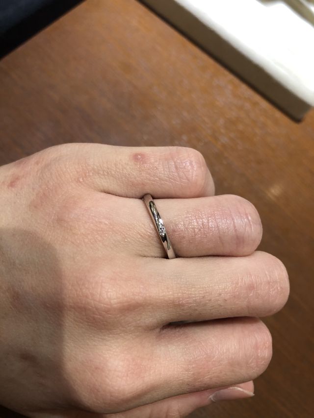 シンプルでつけ心地もよく、指に馴染んでくれそうで大満足です。