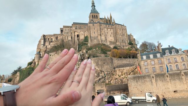 新婚旅行のときに行ったモンサンミッシェルでの写真