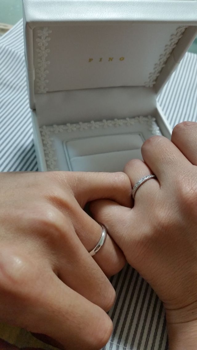 とても指に馴染み、指輪が輝いてます！