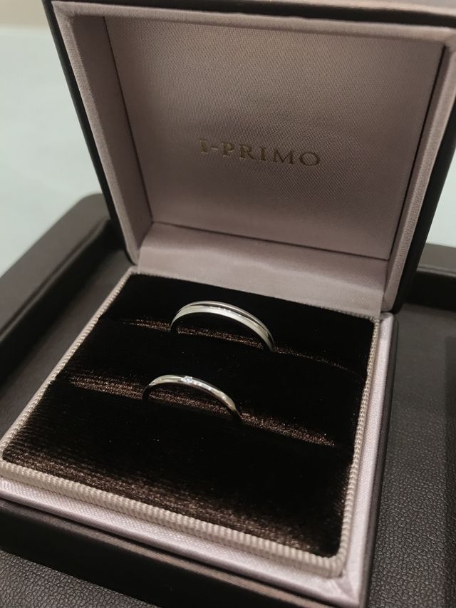 夫は太めのマットなデザイン、私は細いシンプルなデザインを選択