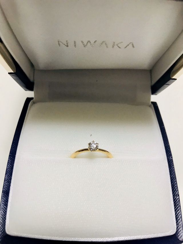 シンプルなデザイン、指輪に込められた意味も気に入っています。