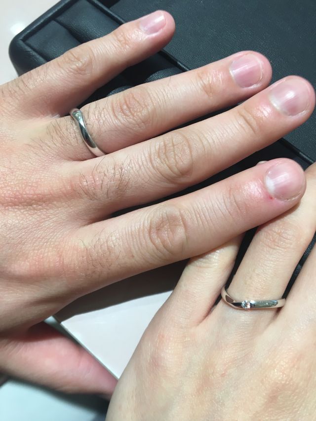 試着した際の写真のため、少し大きめです。